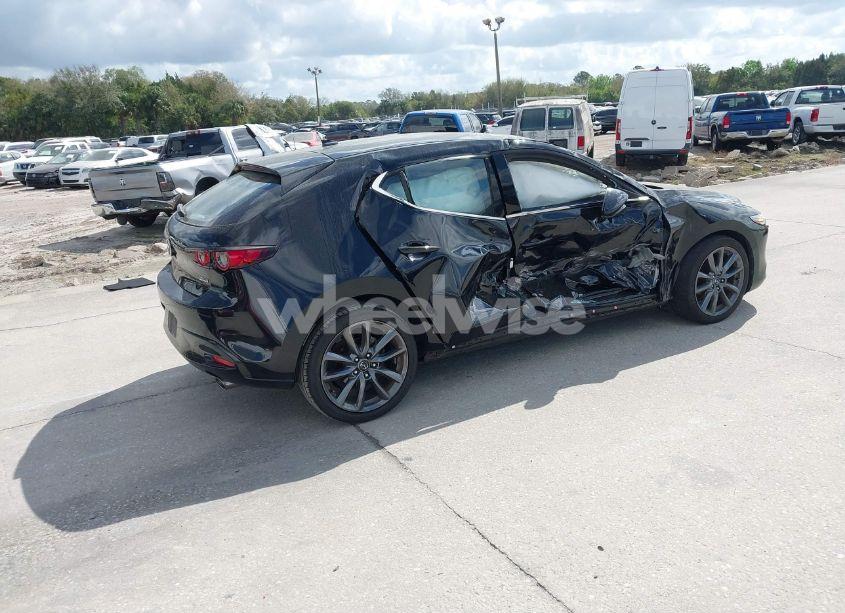 Photo 4 of 2021 Mazda Mazda3 PREMIUM (VIN JM1BPAML5M1347080)