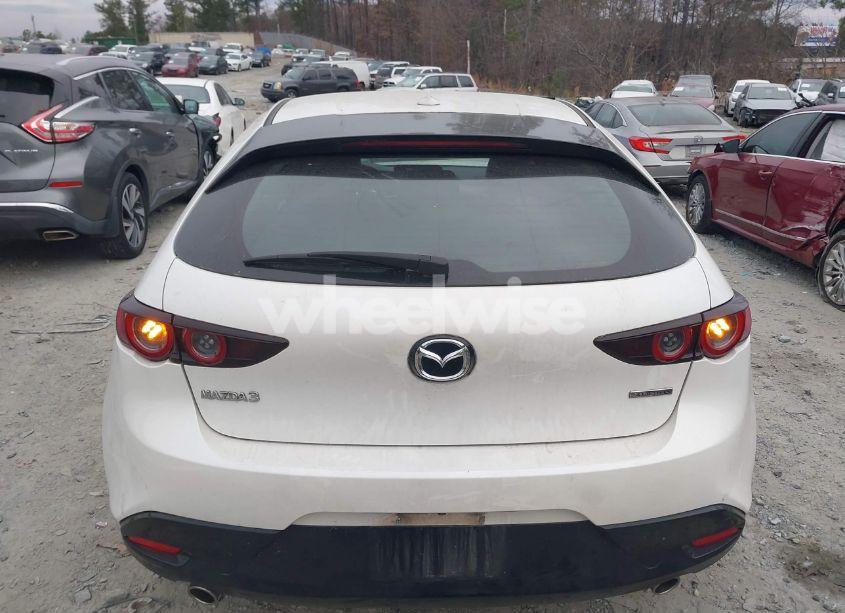 Photo 16 of 2021 Mazda Mazda3 PREMIUM (VIN JM1BPAML6M1304741)