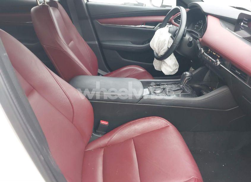 Photo 5 of 2021 Mazda Mazda3 PREMIUM (VIN JM1BPAML6M1304741)