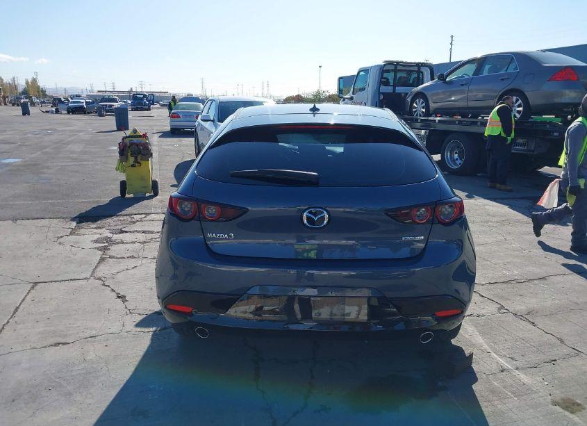 Photo 17 of 2021 Mazda Mazda3 PREMIUM (VIN JM1BPAML6M1403172)