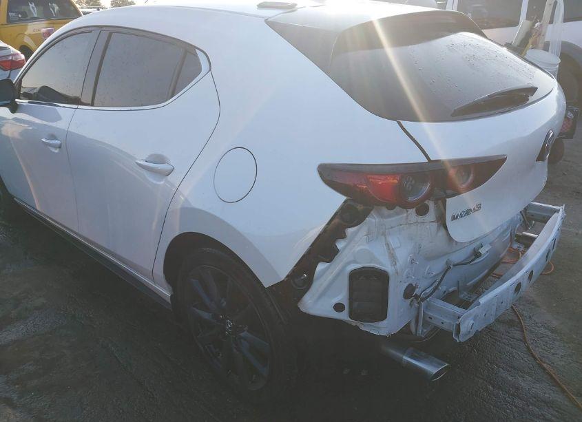 Photo 18 of 2021 Mazda Mazda3 PREMIUM (VIN JM1BPAML7M1401463)