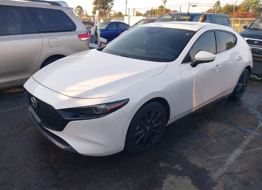 Photo 2 of 2021 Mazda Mazda3 PREMIUM (VIN JM1BPAML7M1401463)