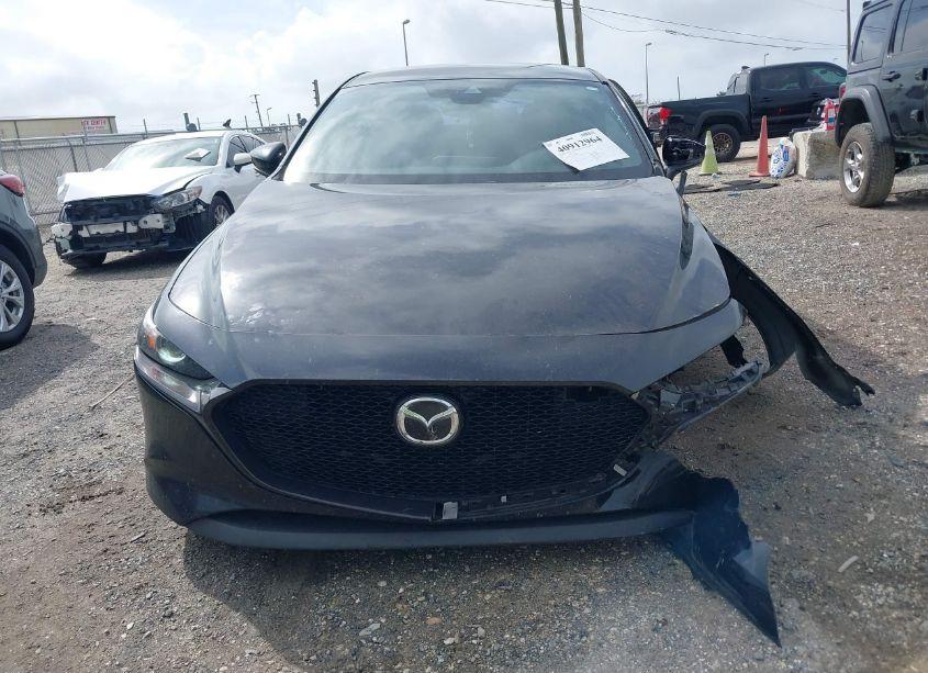 Photo 13 of 2019 Mazda Mazda3 PREFERRED PACKAGE (VIN JM1BPAMM7K1138316)