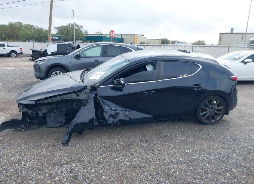 Photo 15 of 2019 Mazda Mazda3 PREFERRED PACKAGE (VIN JM1BPAMM7K1138316)