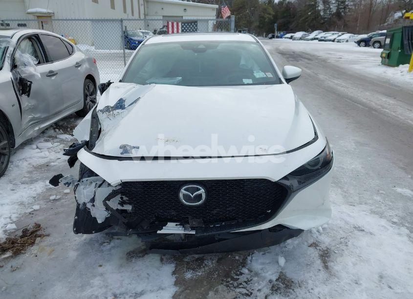 Photo 12 of 2019 Mazda Mazda3 PREMIUM PACKAGE (VIN JM1BPANM5K1134974)