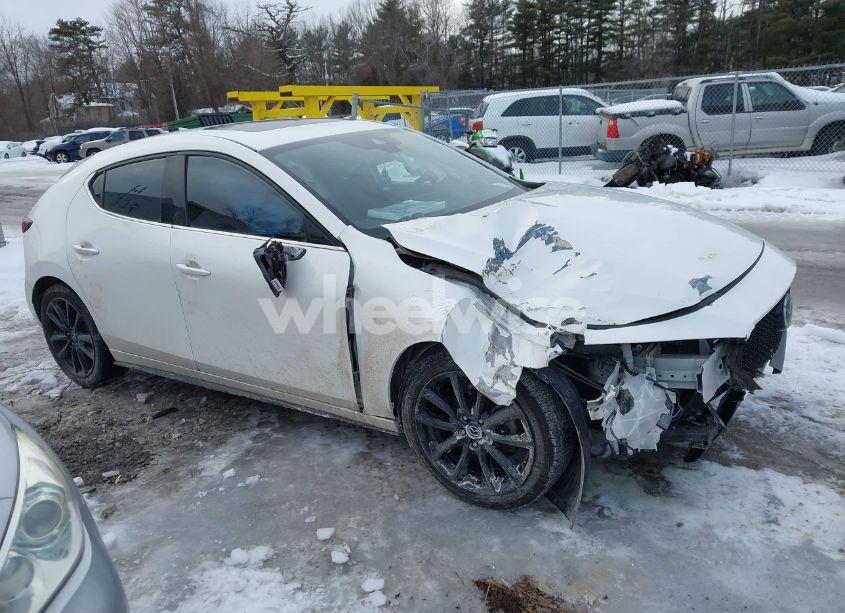 Photo 13 of 2019 Mazda Mazda3 PREMIUM PACKAGE (VIN JM1BPANM5K1134974)