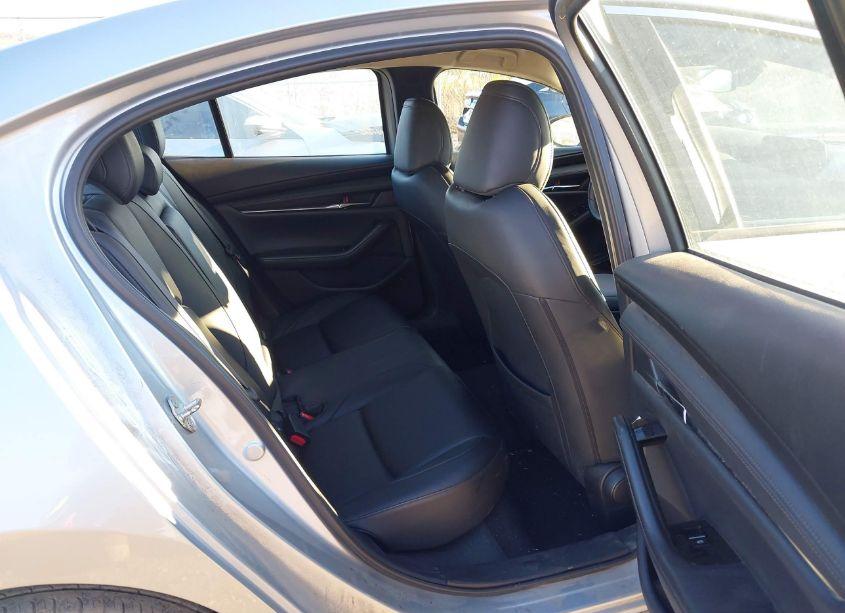 Photo 8 of 2019 Mazda Mazda3 SELECT PACKAGE (VIN JM1BPBAM8K1116996)