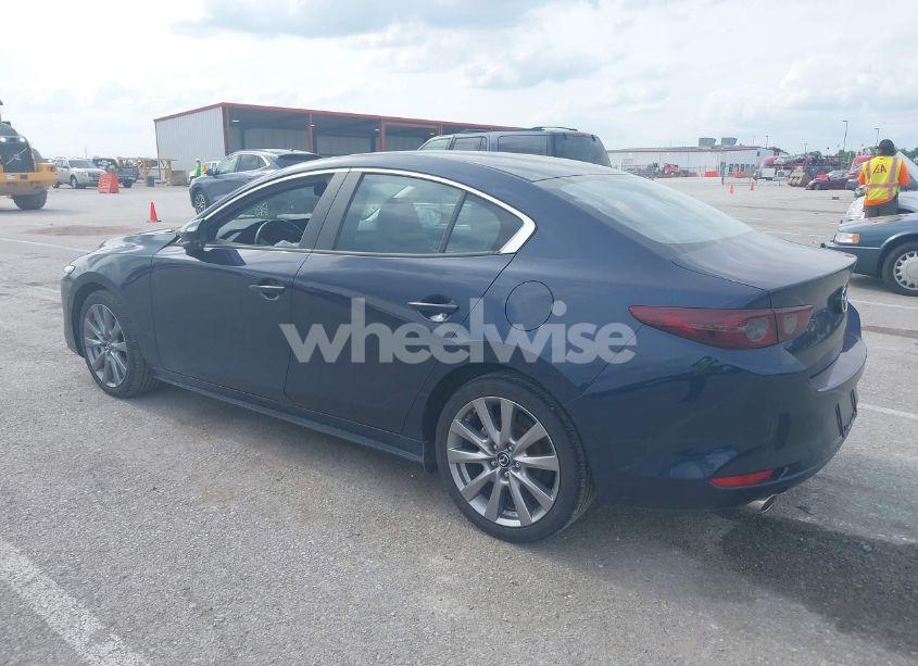 Photo 3 of 2021 Mazda Mazda3 SELECT (VIN JM1BPBBL3M1334417)