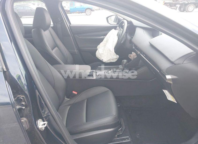 Photo 5 of 2021 Mazda Mazda3 SELECT (VIN JM1BPBBL3M1334417)