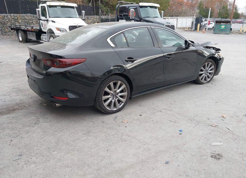 Photo 4 of 2021 Mazda Mazda3 PREFERRED (VIN JM1BPBCL9M1330208)