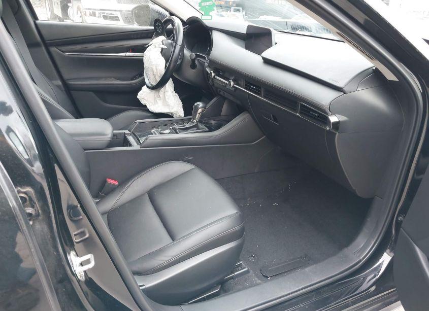 Photo 5 of 2021 Mazda Mazda3 PREFERRED (VIN JM1BPBCL9M1330208)