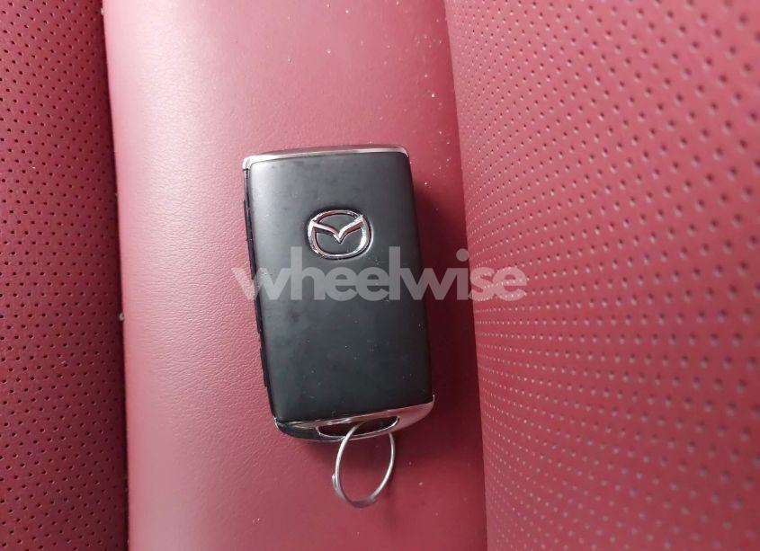 Photo 10 of 2025 Mazda Mazda3 2.5 S CARBON EDITION (VIN JM1BPBCM4S1760993)