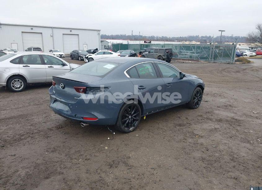 Photo 4 of 2025 Mazda Mazda3 2.5 S CARBON EDITION (VIN JM1BPBCM4S1760993)