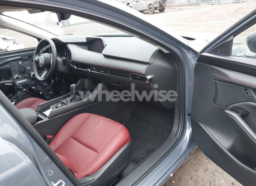 Photo 5 of 2025 Mazda Mazda3 2.5 S CARBON EDITION (VIN JM1BPBCM4S1760993)