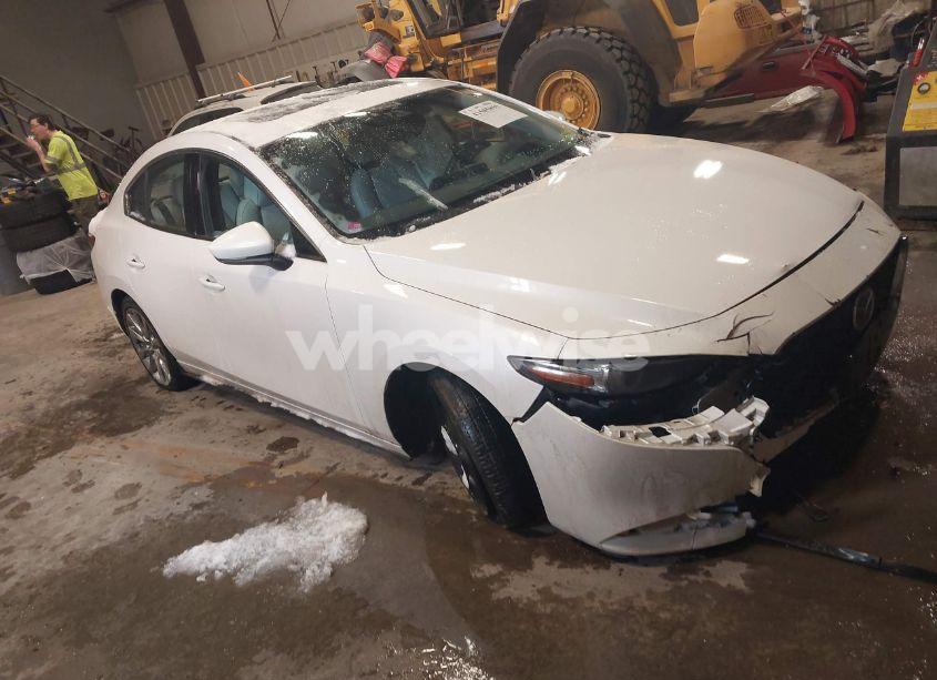 2021 Mazda Mazda3 PREMIUM (VIN JM1BPBDL4M1339770) main photo