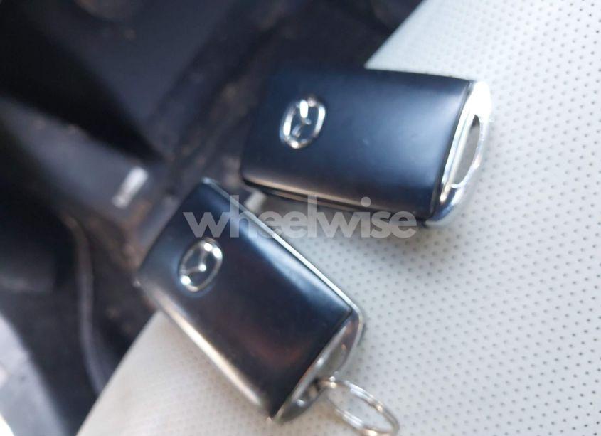 Photo 11 of 2021 Mazda Mazda3 PREMIUM (VIN JM1BPBDL4M1339770)