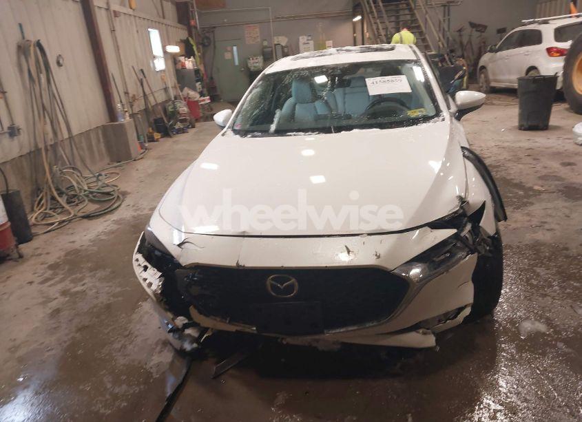 Photo 12 of 2021 Mazda Mazda3 PREMIUM (VIN JM1BPBDL4M1339770)