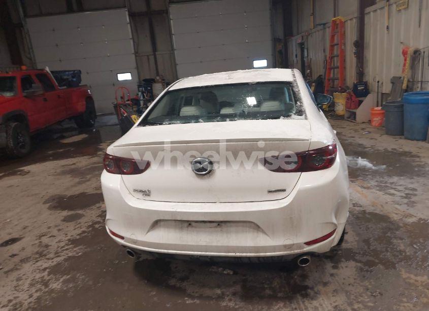 Photo 16 of 2021 Mazda Mazda3 PREMIUM (VIN JM1BPBDL4M1339770)