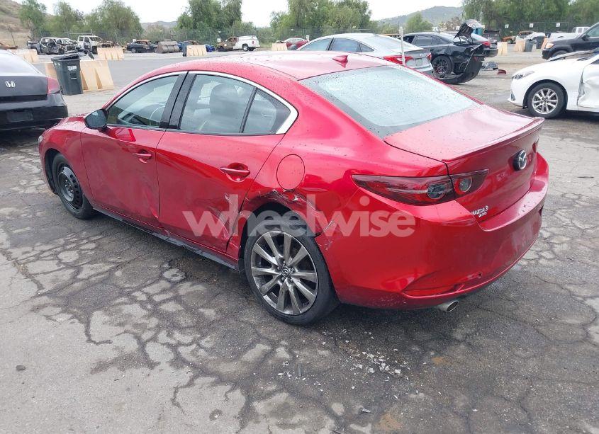 Photo 3 of 2021 Mazda Mazda3 PREMIUM (VIN JM1BPBDL6M1305765)