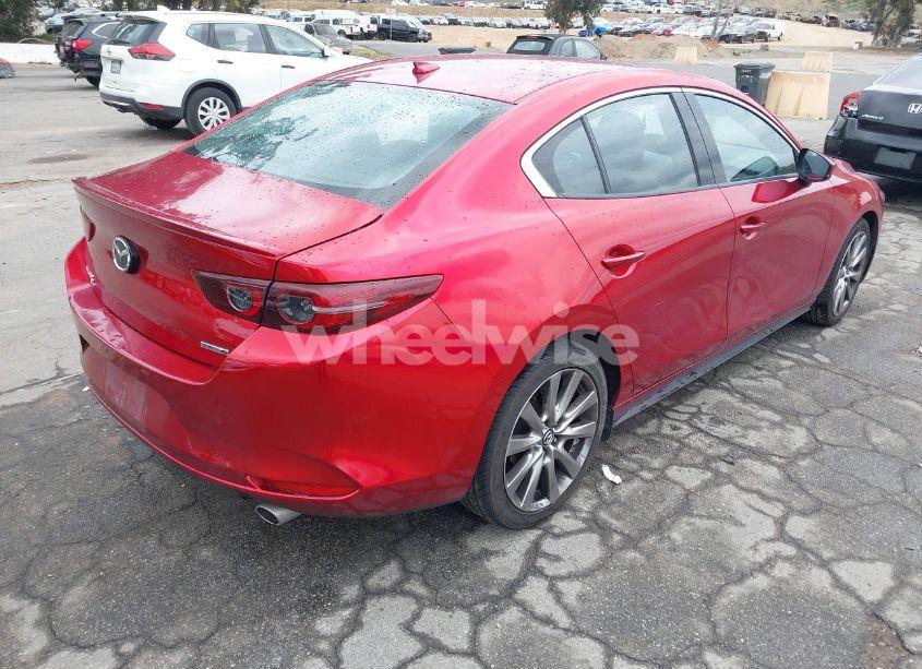 Photo 4 of 2021 Mazda Mazda3 PREMIUM (VIN JM1BPBDL6M1305765)