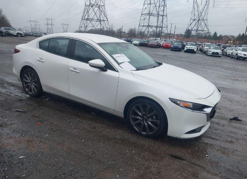 2019 Mazda Mazda3 PREFERRED PACKAGE (VIN JM1BPBDM5K1120936) main photo