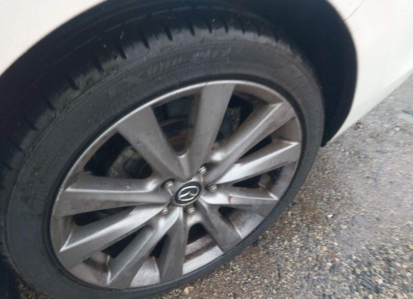 Photo 12 of 2019 Mazda Mazda3 PREFERRED PACKAGE (VIN JM1BPBDM5K1120936)