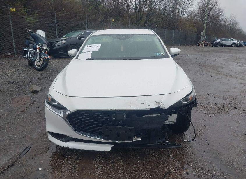 Photo 13 of 2019 Mazda Mazda3 PREFERRED PACKAGE (VIN JM1BPBDM5K1120936)