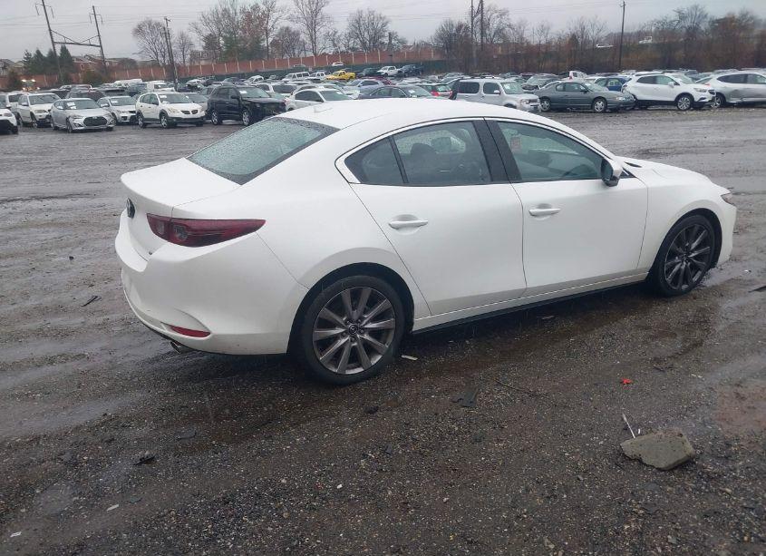 Photo 4 of 2019 Mazda Mazda3 PREFERRED PACKAGE (VIN JM1BPBDM5K1120936)