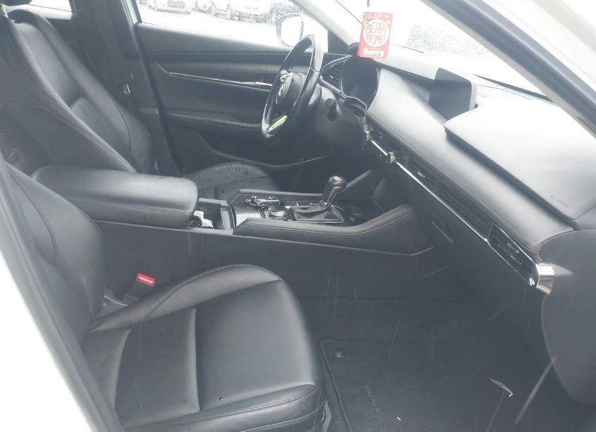 Photo 5 of 2019 Mazda Mazda3 PREFERRED PACKAGE (VIN JM1BPBDM5K1120936)