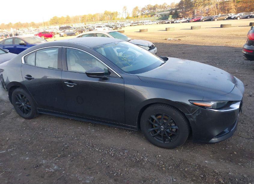 Photo 13 of 2019 Mazda Mazda3 PREMIUM PACKAGE (VIN JM1BPBEM4K1117847)