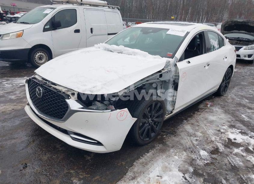 Photo 2 of 2021 Mazda Mazda3 2.5 TURBO PREMIUM PLUS (VIN JM1BPBEY3M1334036)