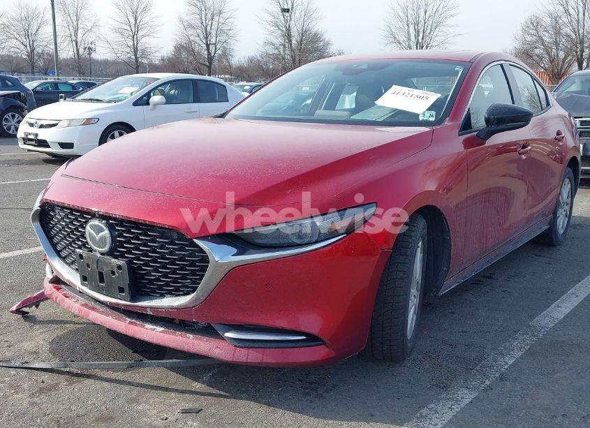 Photo 2 of 2021 Mazda Mazda3 (VIN JM1BPBEYXM1316925)