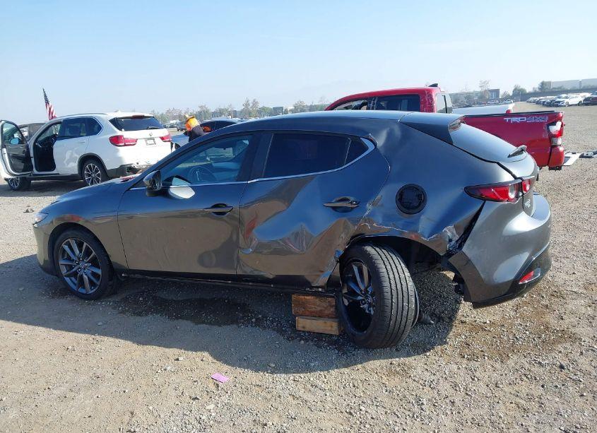 Photo 14 of 2019 Mazda Mazda3 (VIN JM1BPBJM9K1124296)