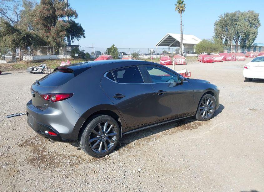Photo 4 of 2019 Mazda Mazda3 (VIN JM1BPBJM9K1124296)