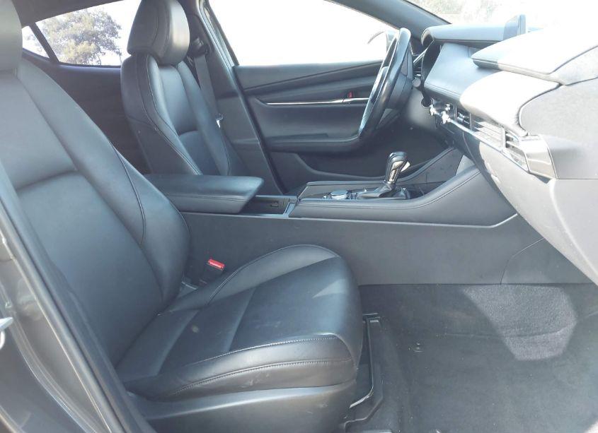 Photo 5 of 2019 Mazda Mazda3 (VIN JM1BPBJM9K1124296)