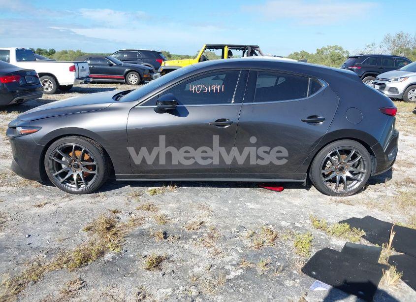 Photo 14 of 2021 Mazda Mazda3 2.5 TURBO (VIN JM1BPBJY3M1402180)