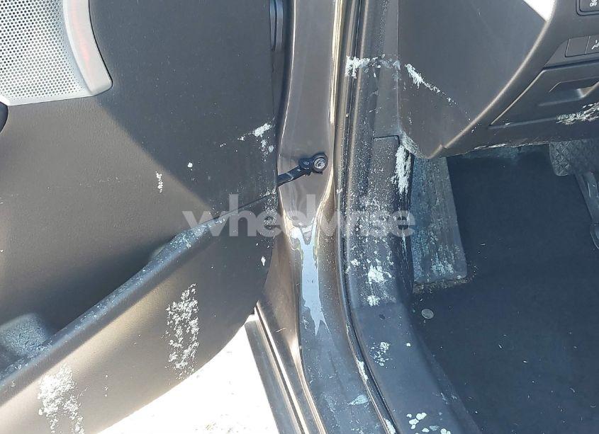 Photo 6 of 2021 Mazda Mazda3 2.5 TURBO (VIN JM1BPBJY3M1402180)