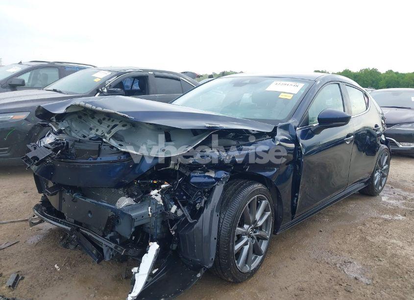 Photo 2 of 2021 Mazda Mazda3 HATCHBACK SELECT (VIN JM1BPBKL1M1308883)