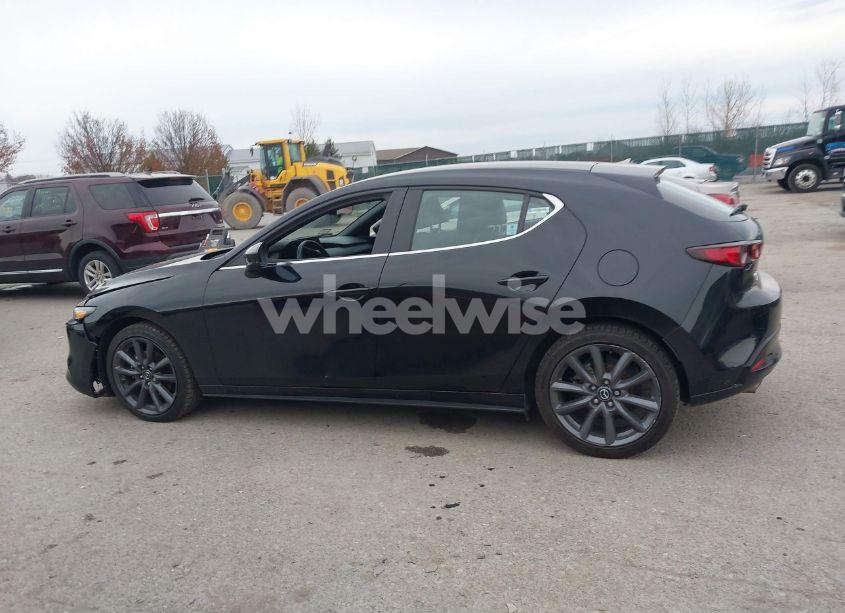 Photo 14 of 2021 Mazda Mazda3 SELECT (VIN JM1BPBKL3M1315320)