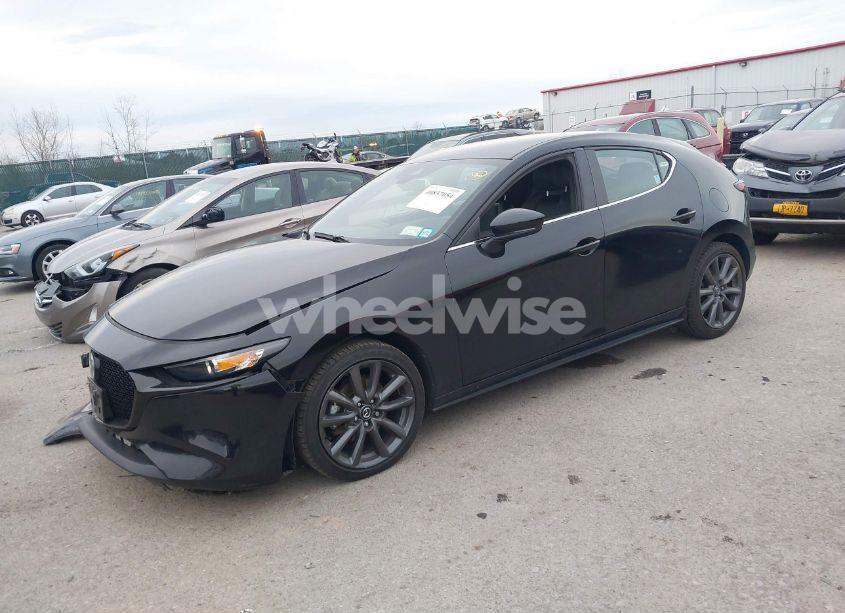 Photo 2 of 2021 Mazda Mazda3 SELECT (VIN JM1BPBKL3M1315320)
