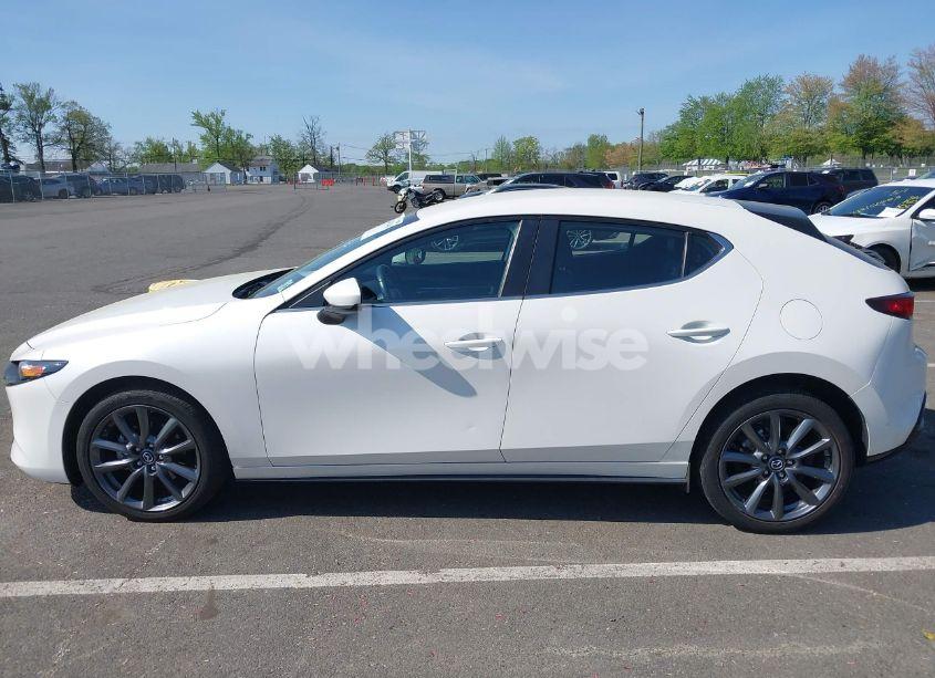 Photo 14 of 2021 Mazda Mazda3 HATCHBACK SELECT (VIN JM1BPBKL4M1313527)