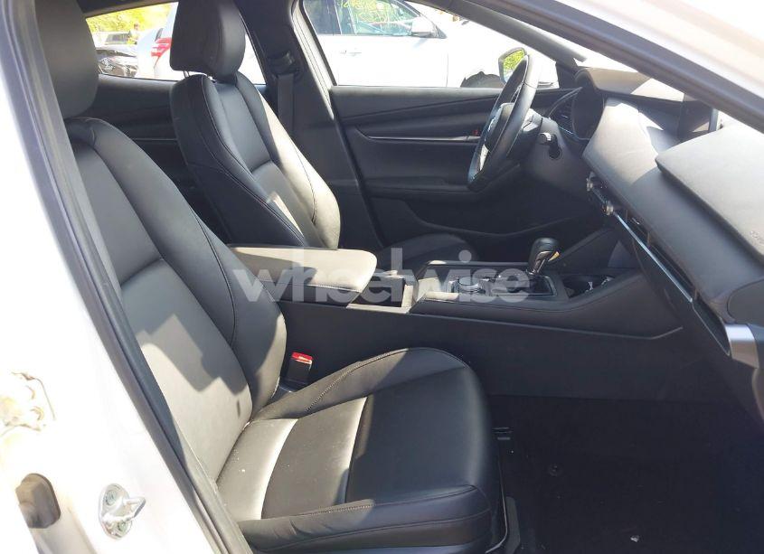 Photo 5 of 2021 Mazda Mazda3 HATCHBACK SELECT (VIN JM1BPBKL4M1313527)