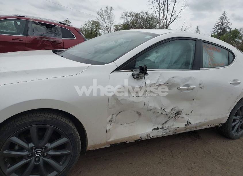 Photo 6 of 2021 Mazda Mazda3 HATCHBACK SELECT (VIN JM1BPBKL5M1339375)