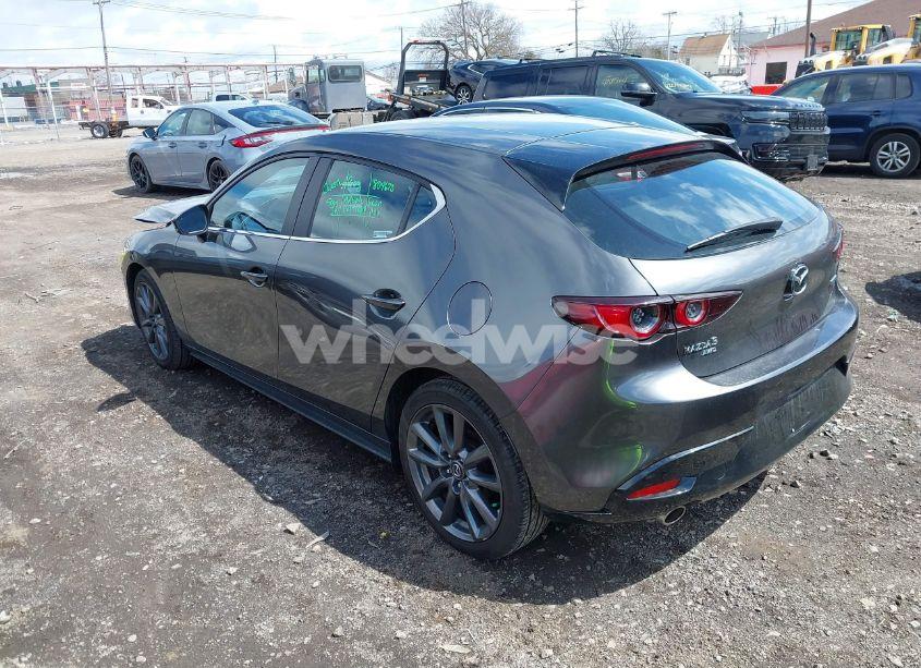 Photo 3 of 2021 Mazda Mazda3 HATCHBACK SELECT (VIN JM1BPBKLXM1337797)