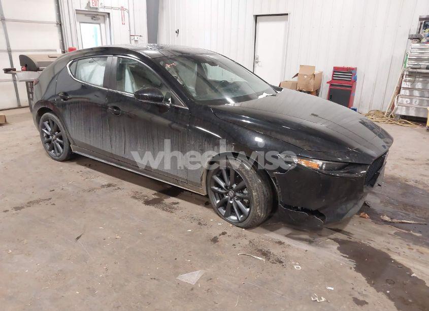 2021 Mazda Mazda3 PREFERRED (VIN JM1BPBLL2M1402821) main photo