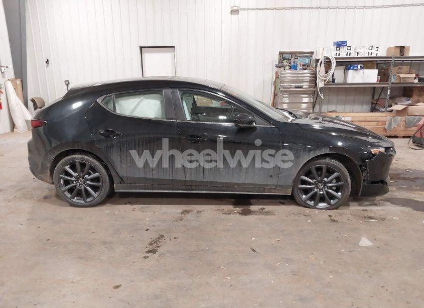 Photo 13 of 2021 Mazda Mazda3 PREFERRED (VIN JM1BPBLL2M1402821)
