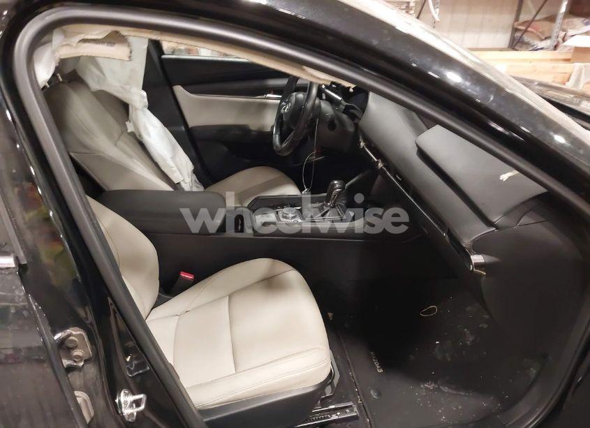 Photo 5 of 2021 Mazda Mazda3 PREFERRED (VIN JM1BPBLL2M1402821)