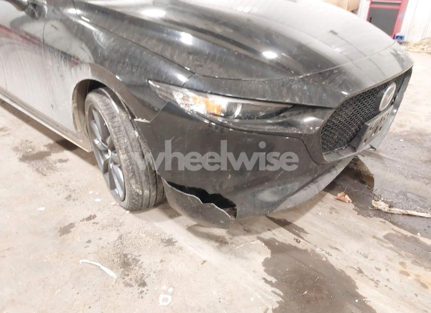 Photo 6 of 2021 Mazda Mazda3 PREFERRED (VIN JM1BPBLL2M1402821)