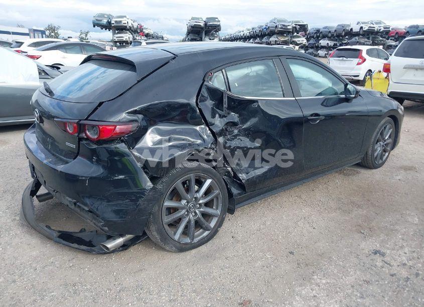 Photo 4 of 2021 Mazda Mazda3 PREFERRED (VIN JM1BPBLL9M1403299)