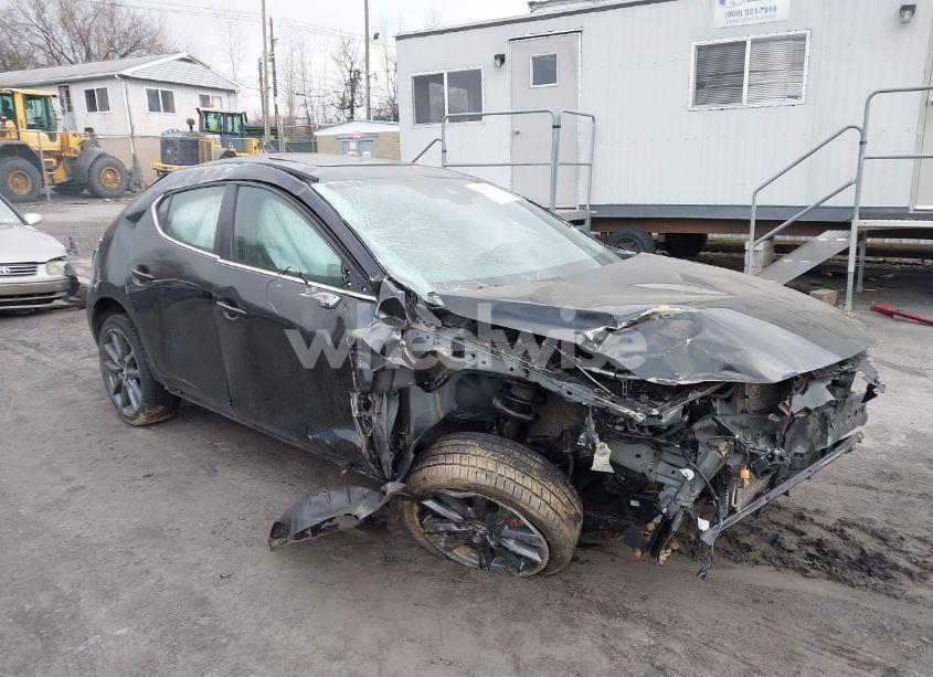 2021 Mazda Mazda3 HATCHBACK PREFERRED (VIN JM1BPBLLXM1347471) main photo